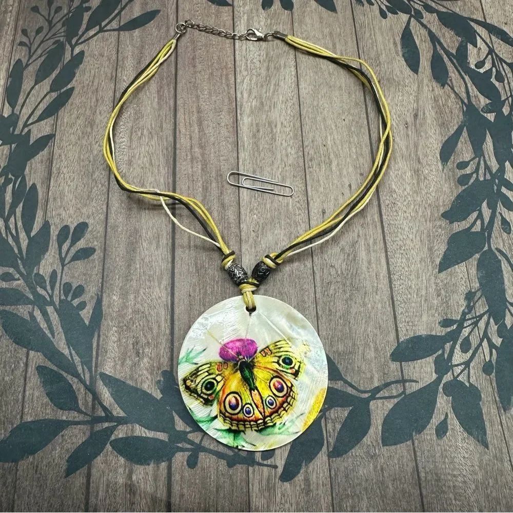Hand Painted Butterfly Mother Of Pearl Shell Necklace B8‎